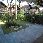 Villa Three Storey With Garden In Lignano Lignano Sabbiadoro