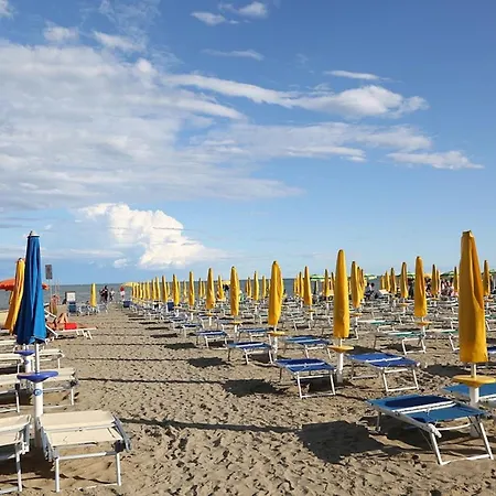 Three Storey With Garden In Lignano * Lignano Sabbiadoro