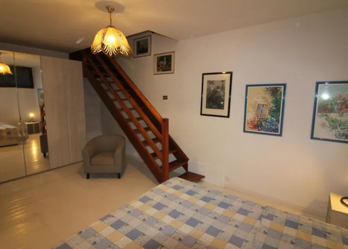 Three Storey With Garden In Lignano Линьяно-Саббьядоро